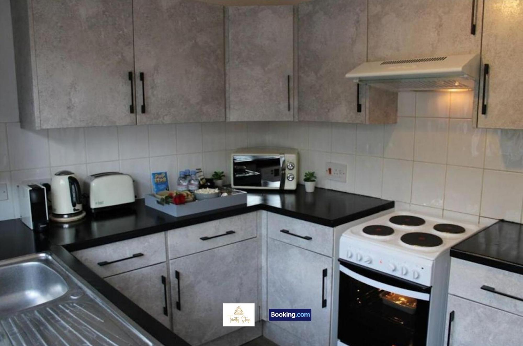4 Bedroom House With Parking Near City Centre By Trinity Stays Short Lets & Serviced Accommodation Cambridge Екстериор снимка