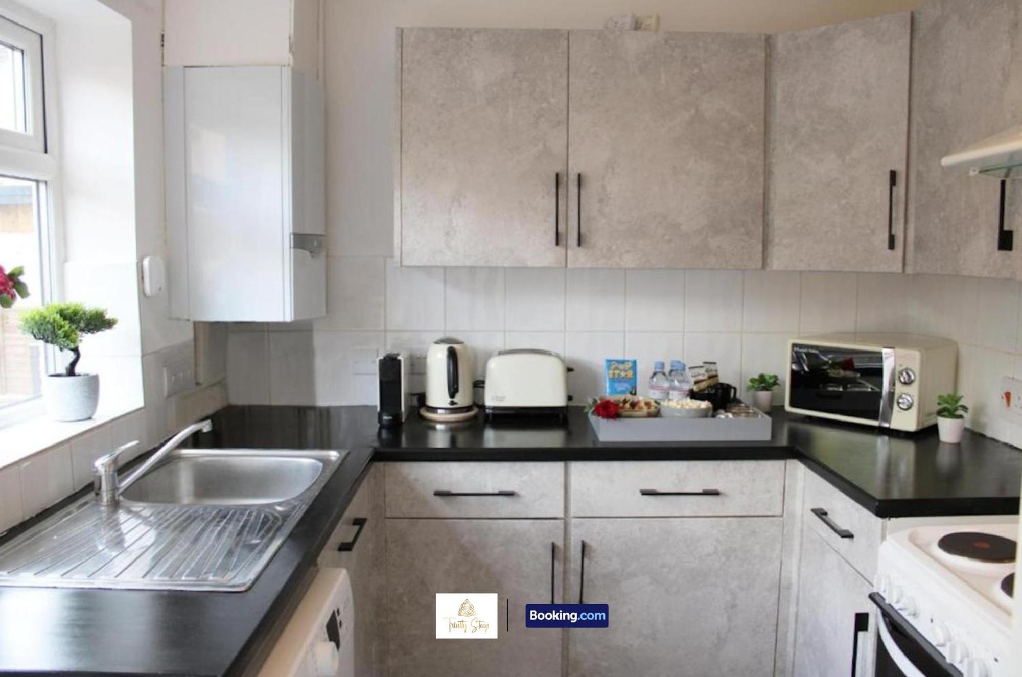 4 Bedroom House With Parking Near City Centre By Trinity Stays Short Lets & Serviced Accommodation Cambridge Екстериор снимка