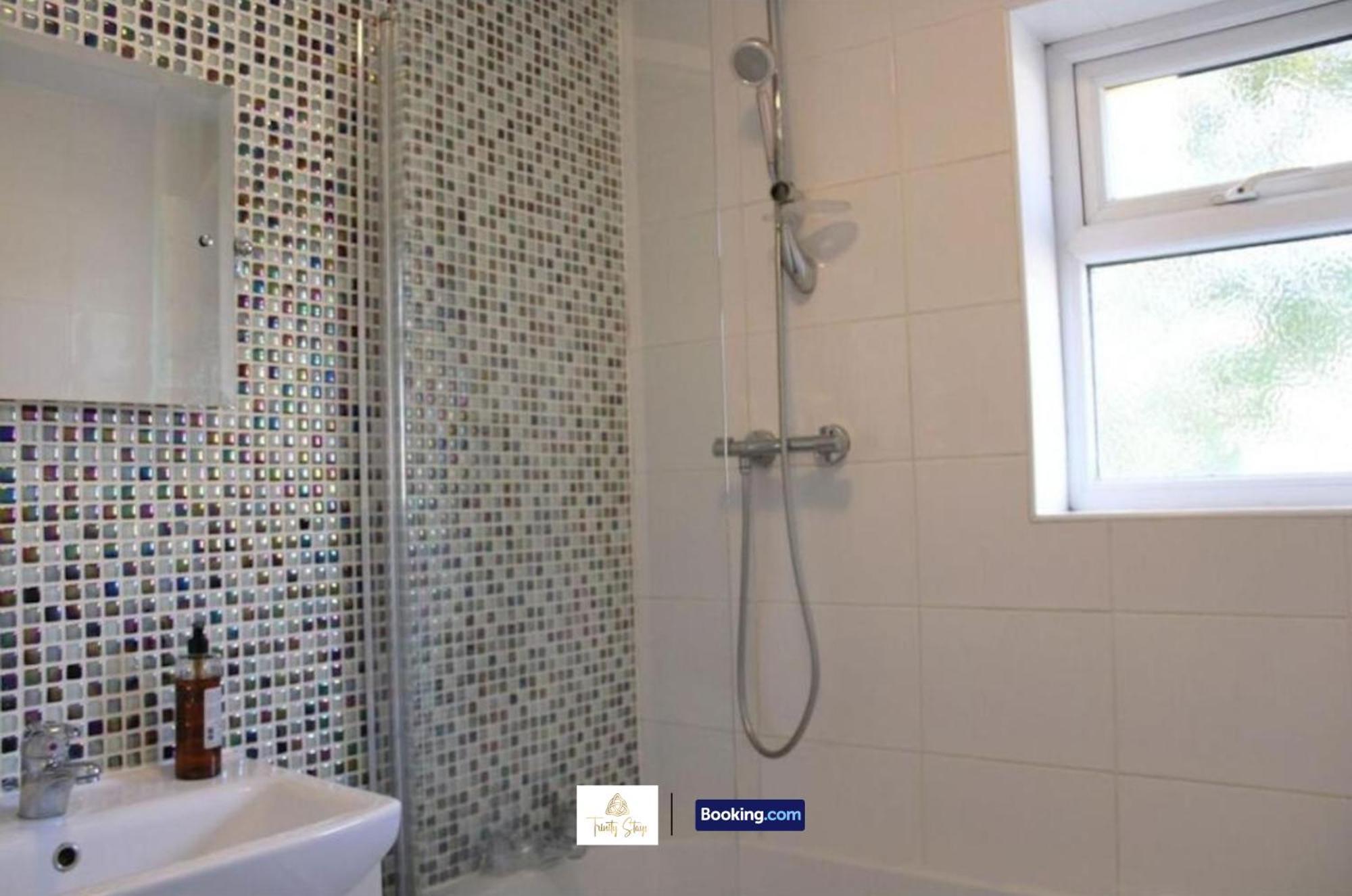 4 Bedroom House With Parking Near City Centre By Trinity Stays Short Lets & Serviced Accommodation Cambridge Екстериор снимка
