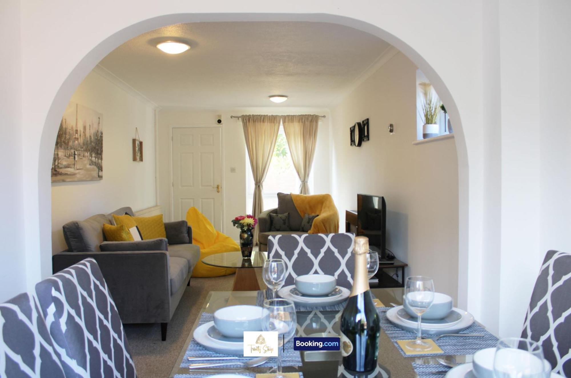 4 Bedroom House With Parking Near City Centre By Trinity Stays Short Lets & Serviced Accommodation Cambridge Екстериор снимка