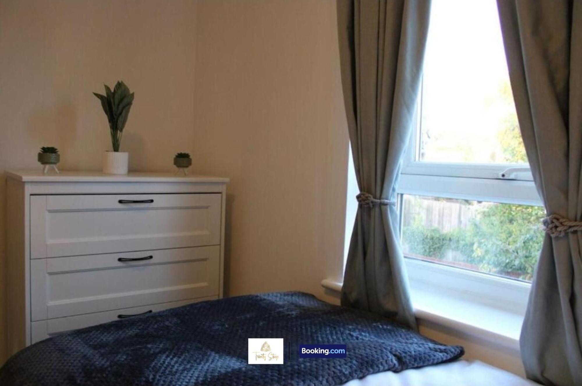 4 Bedroom House With Parking Near City Centre By Trinity Stays Short Lets & Serviced Accommodation Cambridge Екстериор снимка
